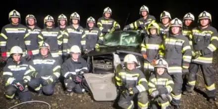 Mannschaftsfoto in Einsatzuniform