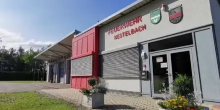 Rüsthaus mit Eingangsbereich